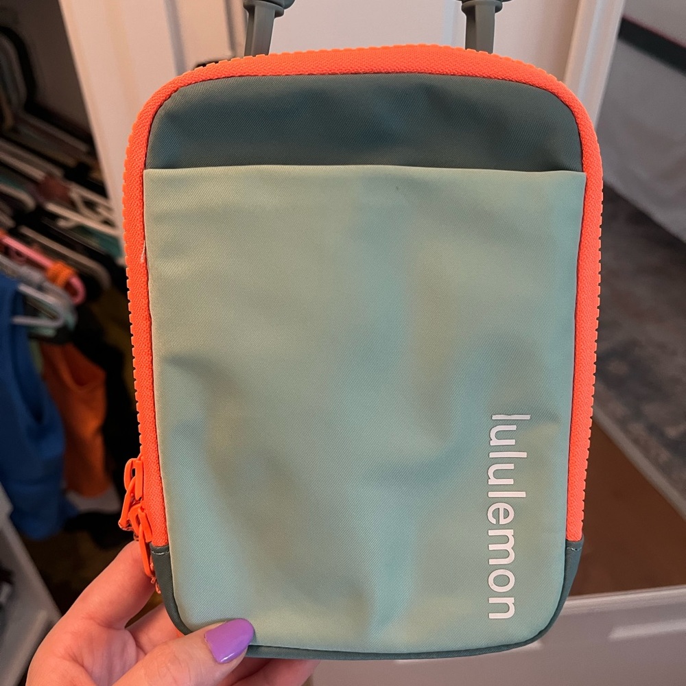 LULULEMON cross body bag, limited edition color!!
